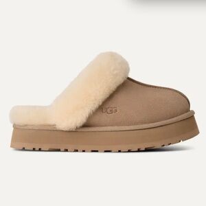 UGG Disquette Slip-On Clog in Sand.